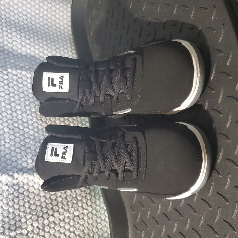 Fila  Mid-Top Sneakers - Picture 2 of 8